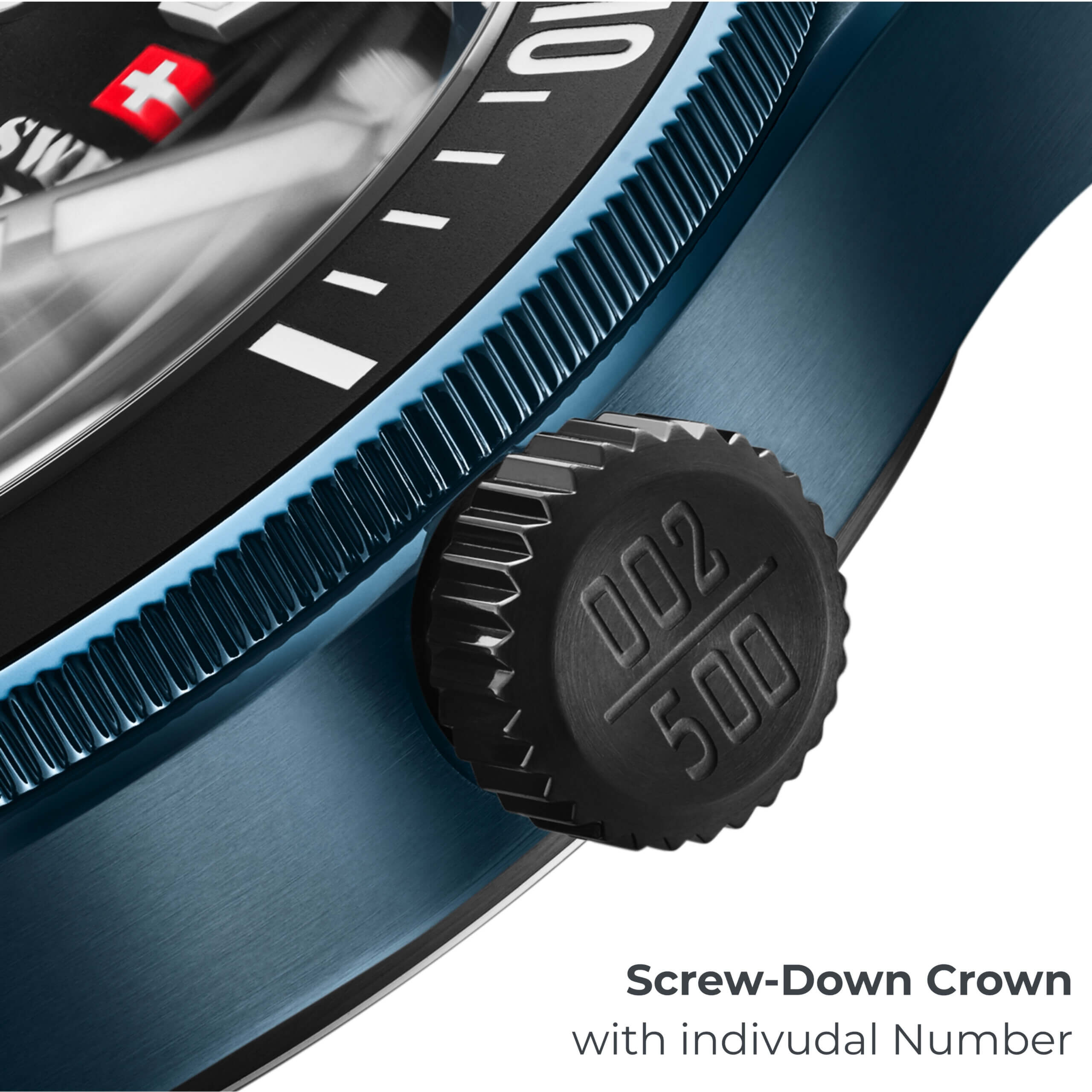 This image shows the two strap options of the Swiss Military DIVER 500 Limited Edition: a blue-plated stainless-steel bracelet with safety lock and integrated diver extension, and a lightweight rubber strap designed for secure comfort during professional dives.